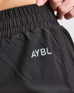 Run Ruched Shorts - Noir