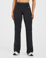 Form Flared Leggings - Noir
