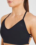 Essential Crossback Sports Bra - Noir