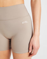 Courtside 5" Shorts - Mocha