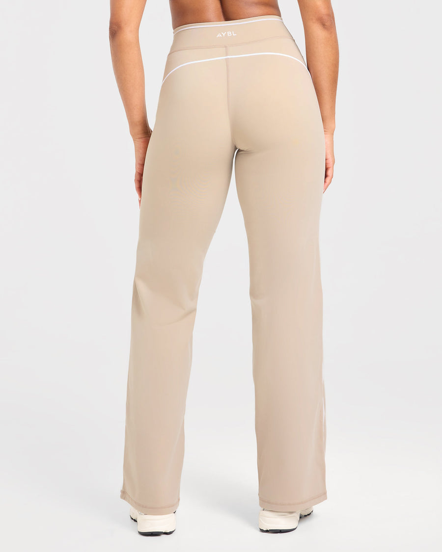 Form Flared Leggings - Mocha