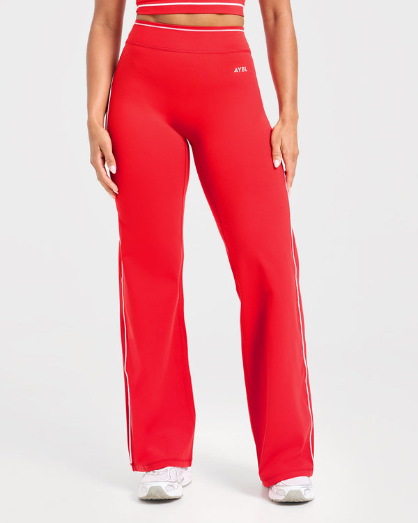 Form Flared Leggings - Rouge