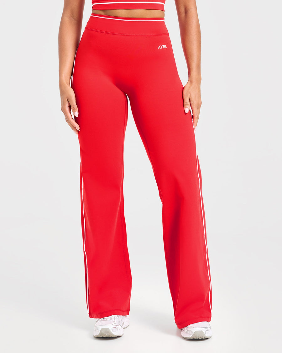 Form Flared Leggings - Rouge