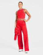 Form Flared Leggings - Rouge