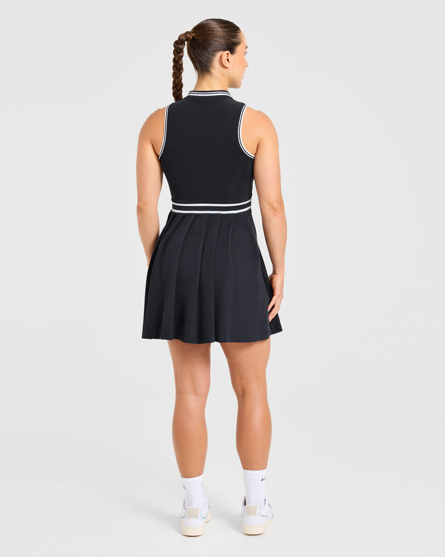 Classic Pleated Dress - Noir