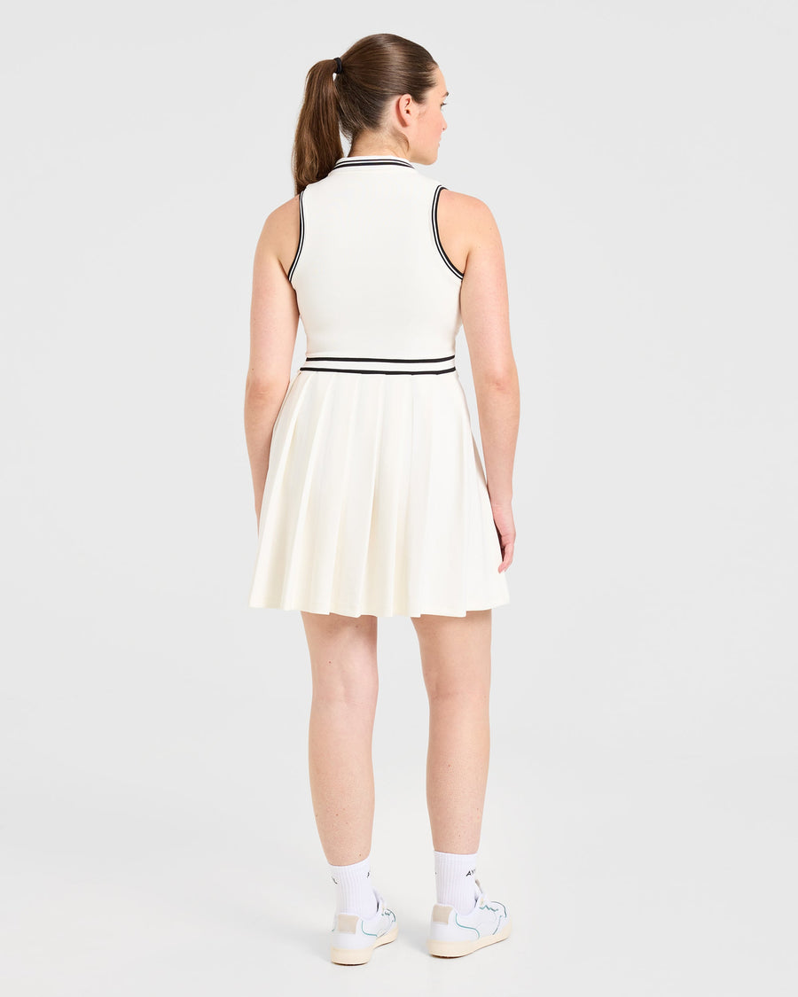 Classic Pleated Dress - Blanc