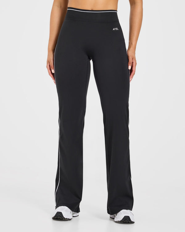 Form Flared Leggings - Noir