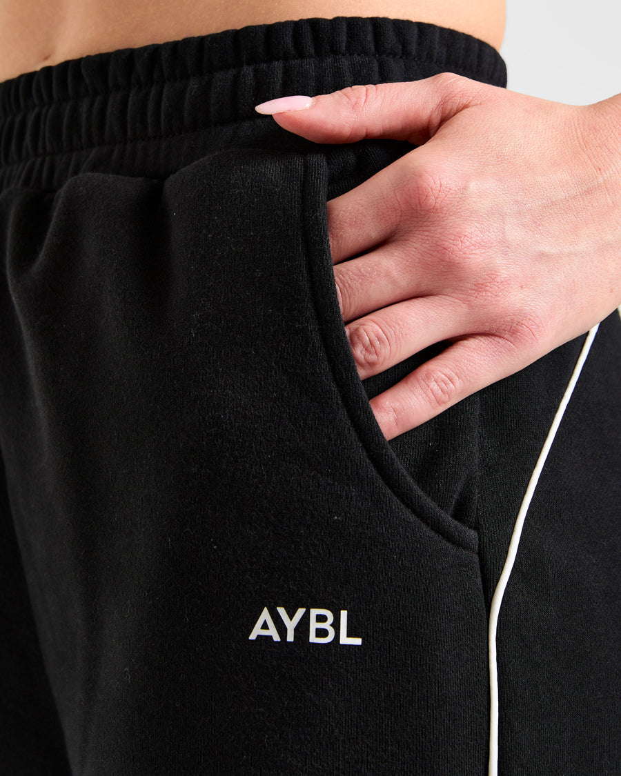 Form Straight Leg Joggers - Noir