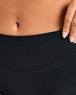 Enhance Seamless Shorts | 3.5" - Noir