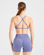 Adapt Seamless Strappy Sports Bra - Iris Bleu